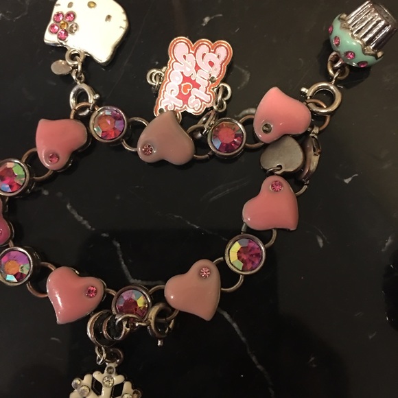 Bracelets - Picture 2 of 5